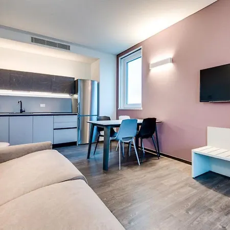 Pleasant In Near Mestre Train Station Appartement Venetië